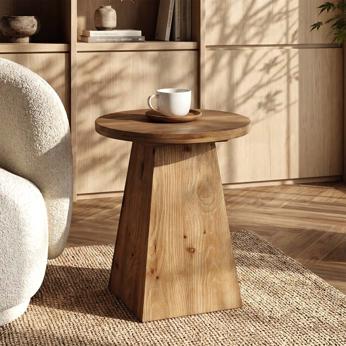 Tavolino Laterale Rotondo in Legno Massello con Base Trapezoidale, Ø 48 cm
