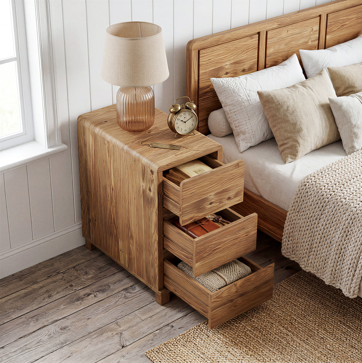 Comodino Stretto in Legno Massello con 3 Cassetti, 65 cm