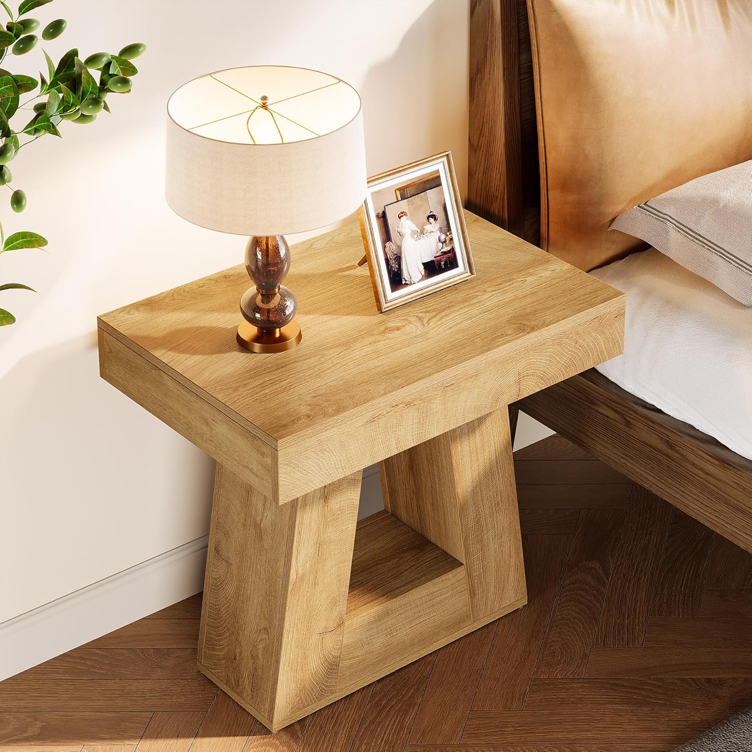 Tribesigns Tavolino laterale da 60 cm, moderno comodino a 2 livelli con base trapezoidale