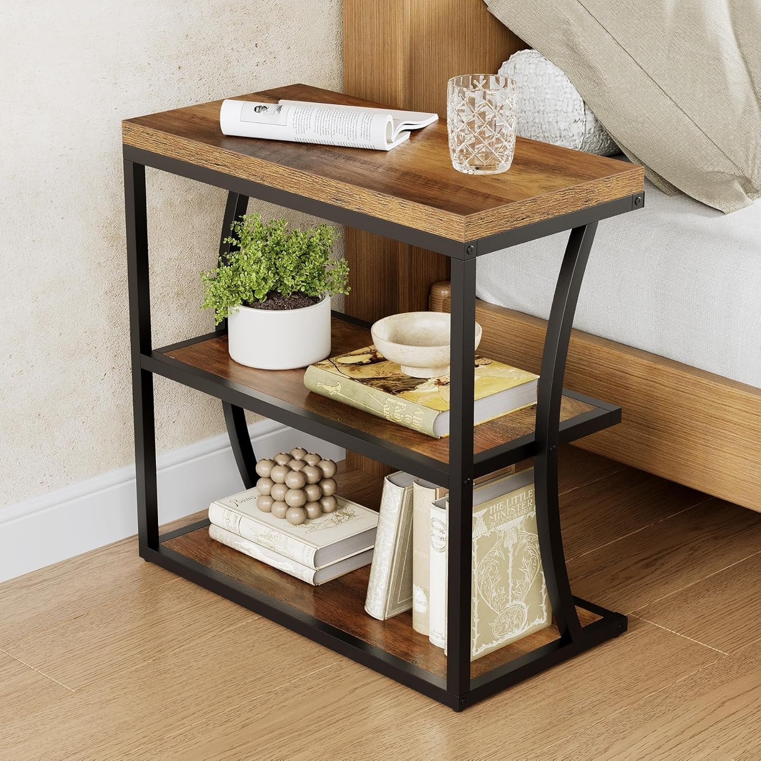 Aheaplus Set di 2 tavolini con stazione di ricarica, tavolino sottile a 3 ripiani, ripiano portaoggetti, comodino stretto con porte USB e uscite, divano per camera da letto, soggiorno, marrone Aheaplus Set di 2 tavolini con stazione di ricarica, tavolino sottile a 3 ripiani, ripiano portaoggetti, comodino stretto con porte USB e uscite, divano per camera da letto, soggiorno, marrone
